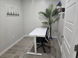Elegant Private Suite in Edmonton North