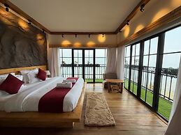 Evri Hotels & Resorts