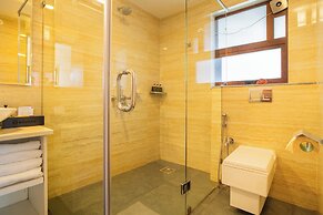 ELIVAAS Anasa 4 BHK With Pvt Pool