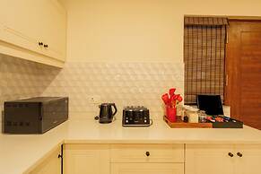 ELIVAAS Anasa 4 BHK With Pvt Pool