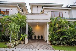 ELIVAAS Anasa 4 BHK With Pvt Pool