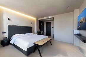 Bay Four Seasons Castle Hotel