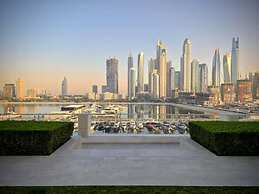 5 Star Palm View Private Beach 1BR