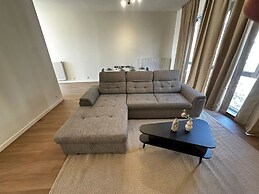 Spacious 5BR Retreat for Groups for 18P