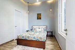 ELIVAAS Antarmann Casa Zenith 6 BHK