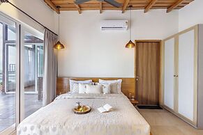 ELIVAAS Antarmann Casa Zenith 6 BHK