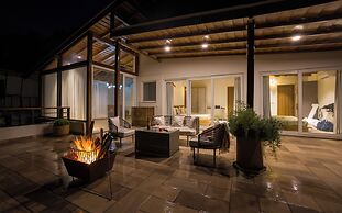 ELIVAAS Antarmann Casa Zenith 6 BHK