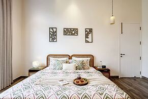 ELIVAAS Antarmann Casa Zenith 6 BHK