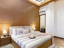 ELIVAAS Antarmann Casa Zenith 6 BHK