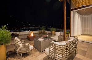 ELIVAAS Antarmann Casa Zenith 6 BHK