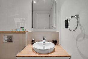 5 Star Modern Living 1BR in Dubai Hills