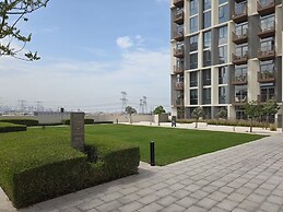 5 Star Modern Living 1BR in Dubai Hills