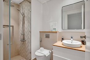 5 Star Modern Living 1BR in Dubai Hills