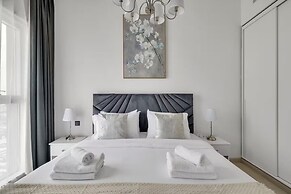 5 Star Modern Living 1BR in Dubai Hills