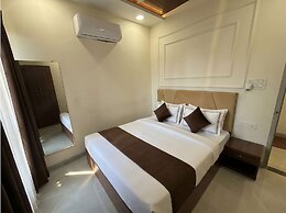 Hotel Madhav and Restaurant