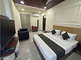 Hotel Madhav and Restaurant