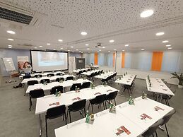 AIS Center