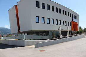 AIS Center