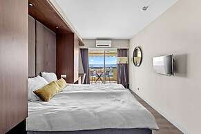 Riviera Beach Hotel