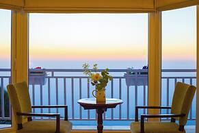 ELIVAAS 3BHK Plus Attic Cliffside Villa
