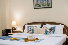 ELIVAAS Lakeview Manor 5 BHK