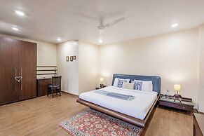 ELIVAAS Lakeview Manor 5 BHK