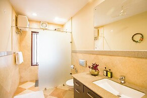ELIVAAS Lakeview Manor 5 BHK