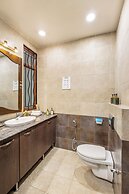 ELIVAAS Lakeview Manor 5 BHK
