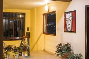 ELIVAAS Lakeview Manor 5 BHK
