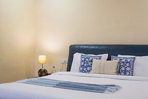 ELIVAAS Lakeview Manor 5 BHK