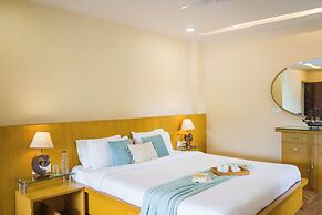 ELIVAAS Lakeview Manor 5 BHK