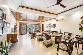 ELIVAAS Lakeview Manor 5 BHK