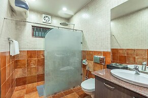 ELIVAAS Lakeview Manor 5 BHK
