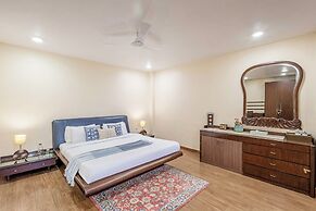 ELIVAAS Lakeview Manor 5 BHK