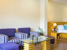 ELIVAAS Lakeview Manor 5 BHK