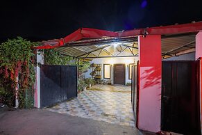 ELIVAAS Lakeview Manor 5 BHK