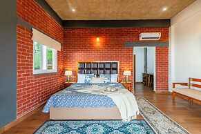 ELIVAAS Fleur De Lis 4 BHK Villa