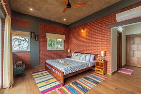 ELIVAAS Fleur De Lis 4 BHK Villa