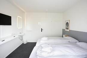 Eiðar Hostel and Apartments