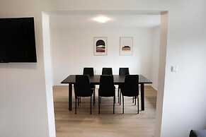 Eiðar Hostel and Apartments