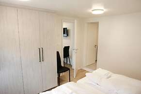 Eiðar Hostel and Apartments