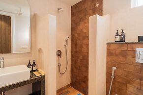 ELIVAAS Solace Teal 5 BHK Villa