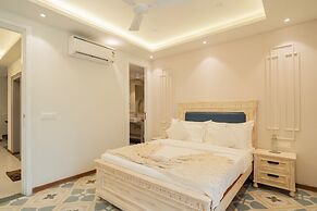 ELIVAAS Solace Teal 5 BHK Villa