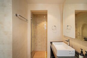 ELIVAAS Solace Teal 5 BHK Villa