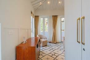 ELIVAAS Solace Teal 5 BHK Villa