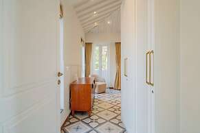 ELIVAAS Solace Teal 5 BHK Villa