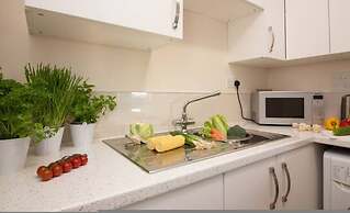 Castle Point 18 Apartments - Premier Lodge