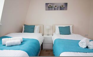 Castle Point 18 Apartments - Premier Lodge