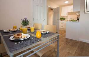 Castle Point 18 Apartments - Premier Lodge