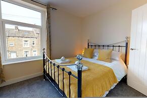 Westminster Luxe Stay City View 3BR Bradford